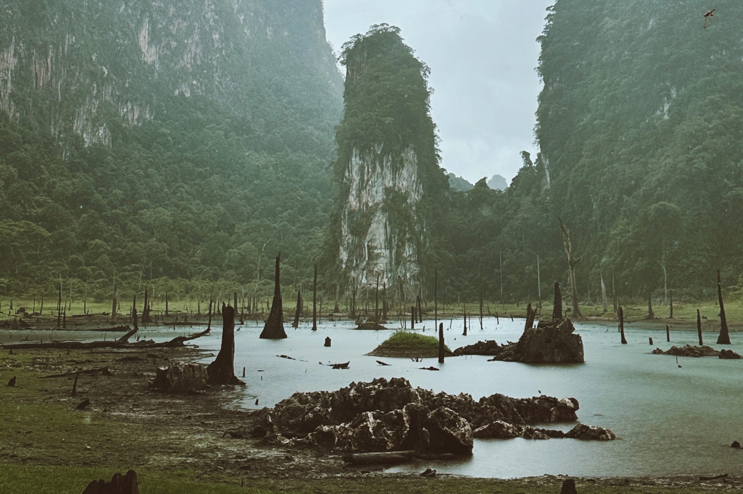 Cheow Lan lake